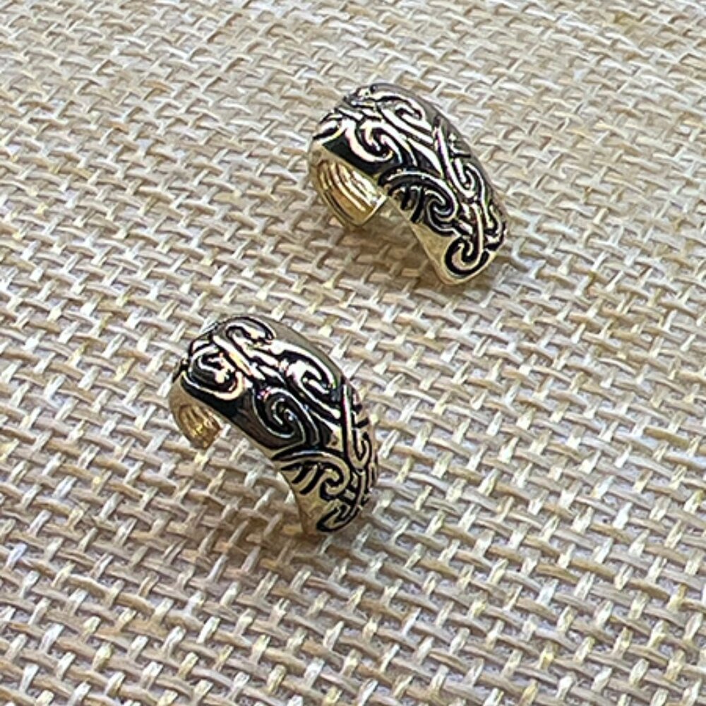 NWT Macy’s Gold Tone Huggie Pierced Earrings NWT